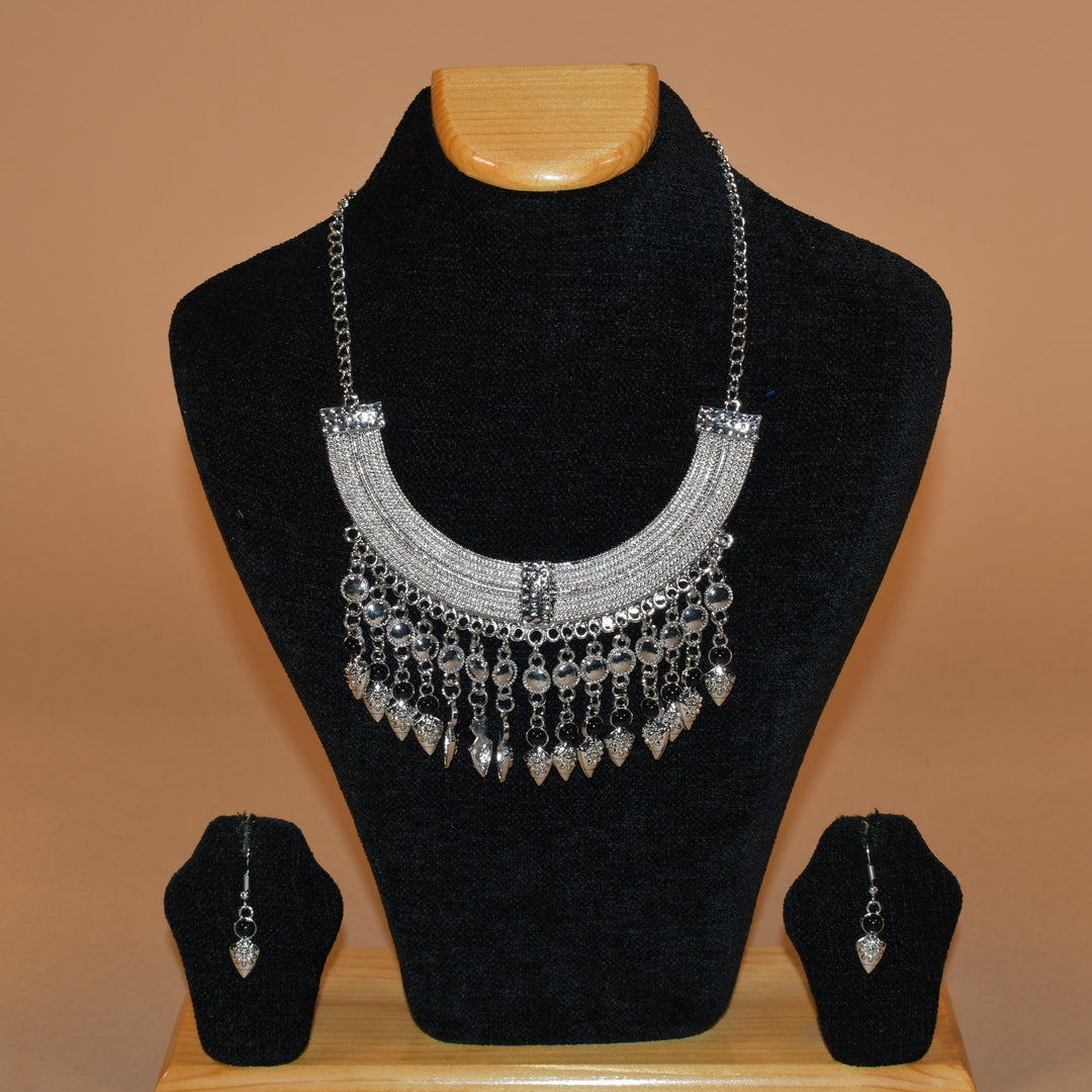 Elegant Embellished Necklace Set