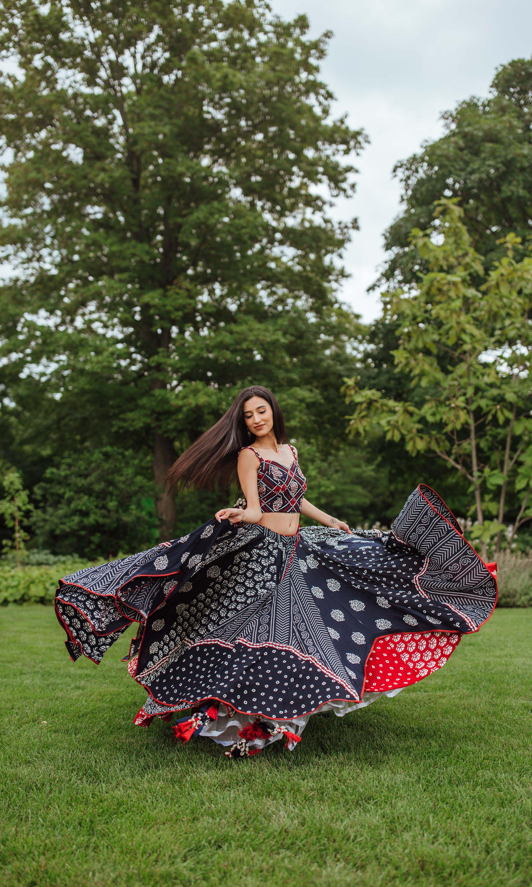 CC3251 - sarees and lehengas