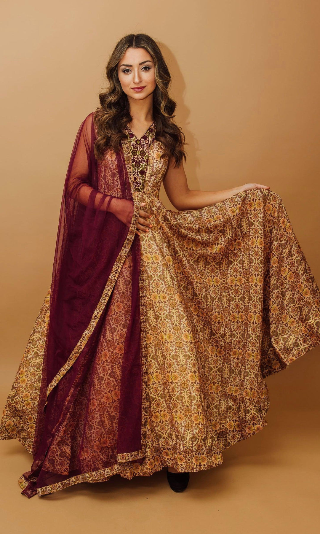 burgendy outfit  Indian fashion dresses, Stylish dresses, Indian outfits