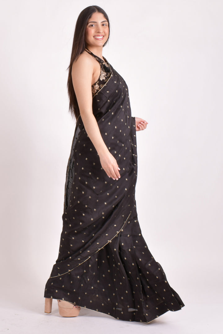 Black Jacquard Floral Pre-Pleated Saree