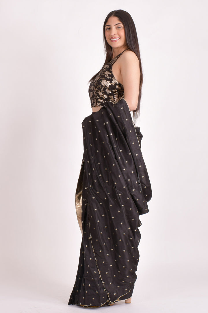 Black Jacquard Floral Pre-Pleated Saree