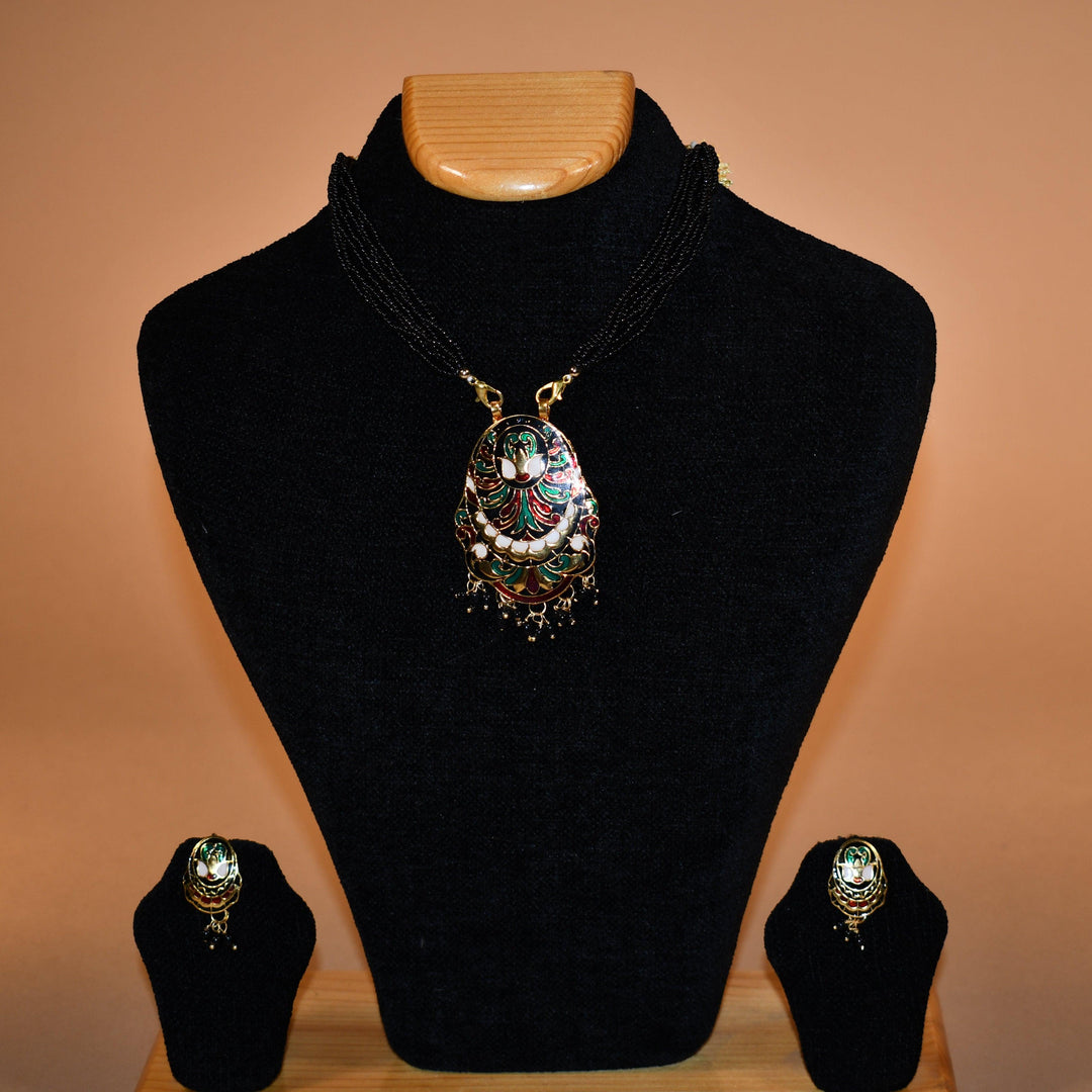 Black Heritage Design Necklace Set