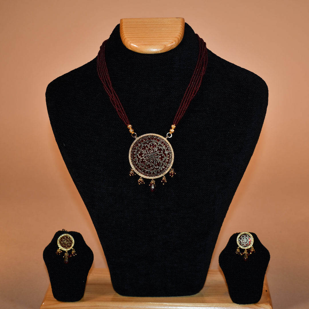 Circular Brown Carved Necklace Set