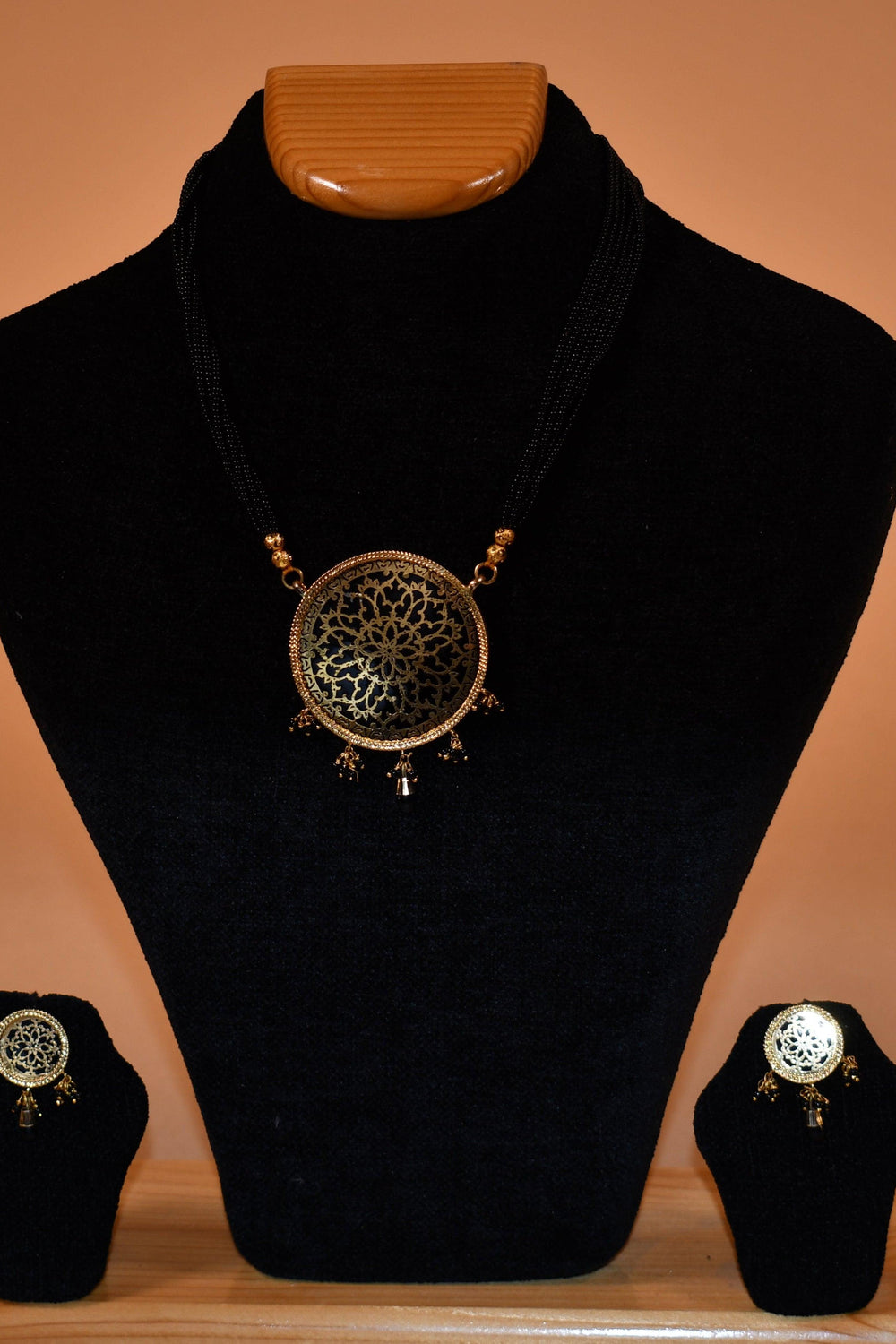 Classy Black & Gold Necklace Set FASHION JEWELRY RAAS