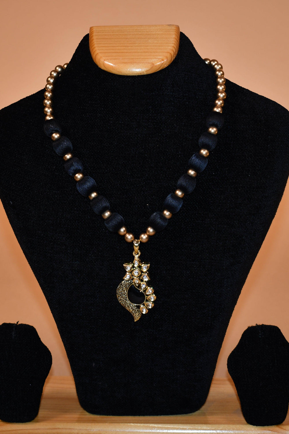 Elegant Black Necklace with Eye Drop Pattern FASHION JEWELRY RAAS