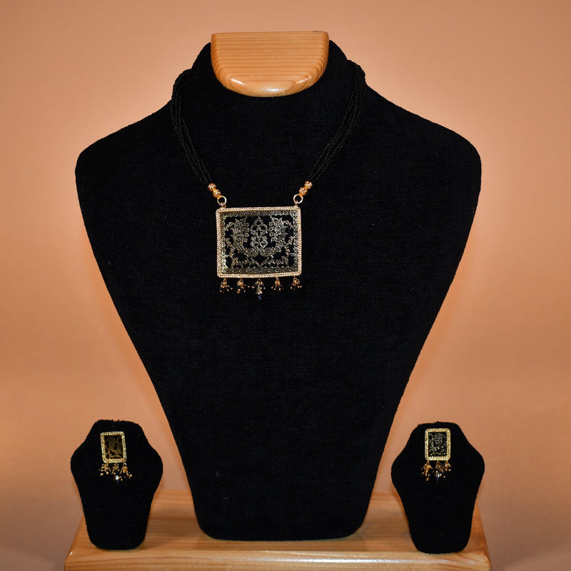 Elegant Black Necklace with Intricate Patterns FASHION JEWELRY RAAS