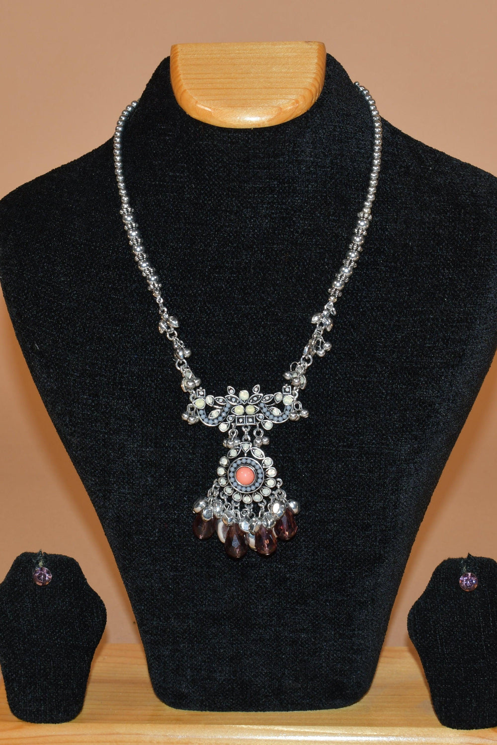 Embellished Necklace with Subtle Earrings FASHION JEWELRY RAAS