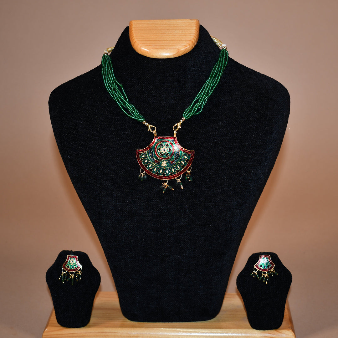 Fan Shaped Green Necklace Set