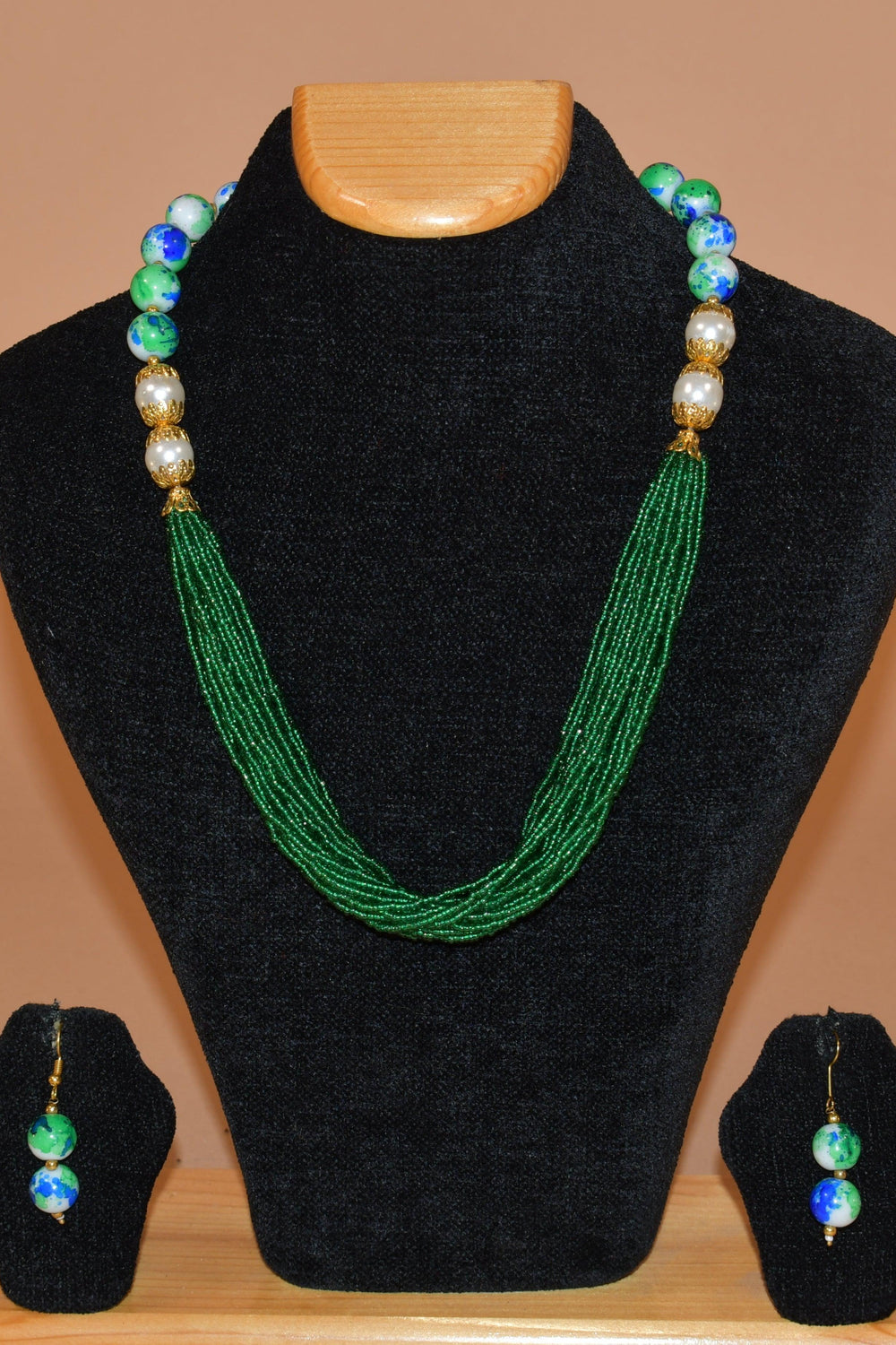 Green Necklace Set with Vibrant Beads FASHION JEWELRY RAAS