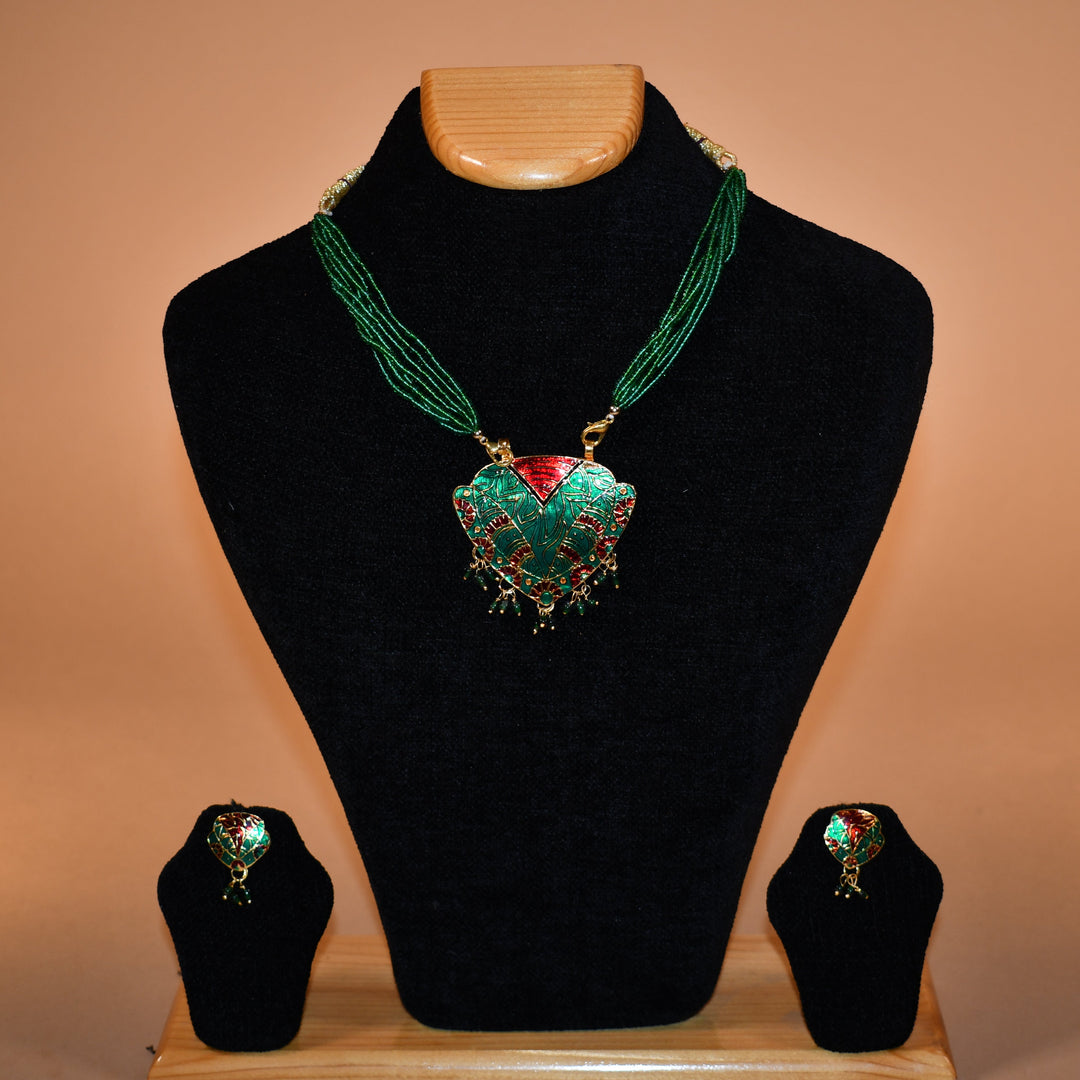 Green Heart Shaped Embellished Necklace Set