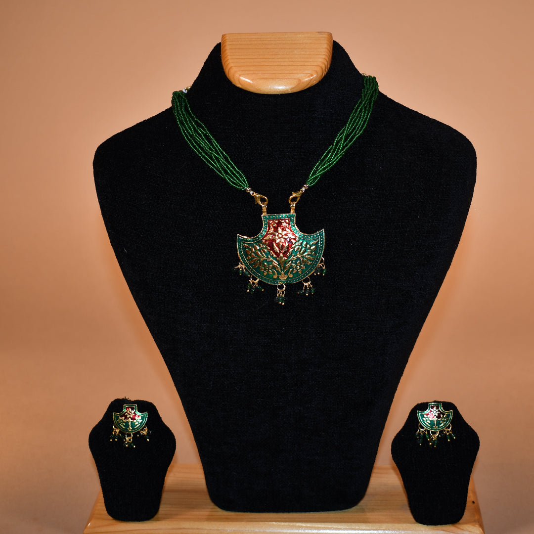 Green Patterned Fan Necklace Set 