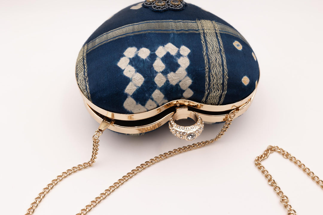 Heart AARA CLUTCH with Long Chain-Raas USA