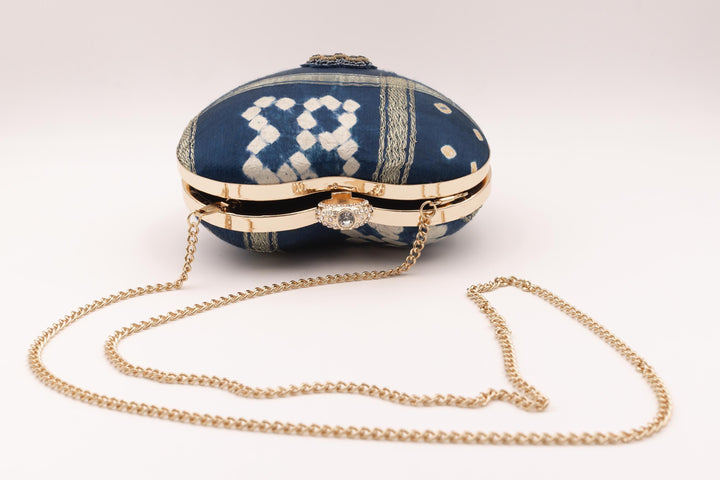 Heart AARA CLUTCH with Long Chain-Raas USA