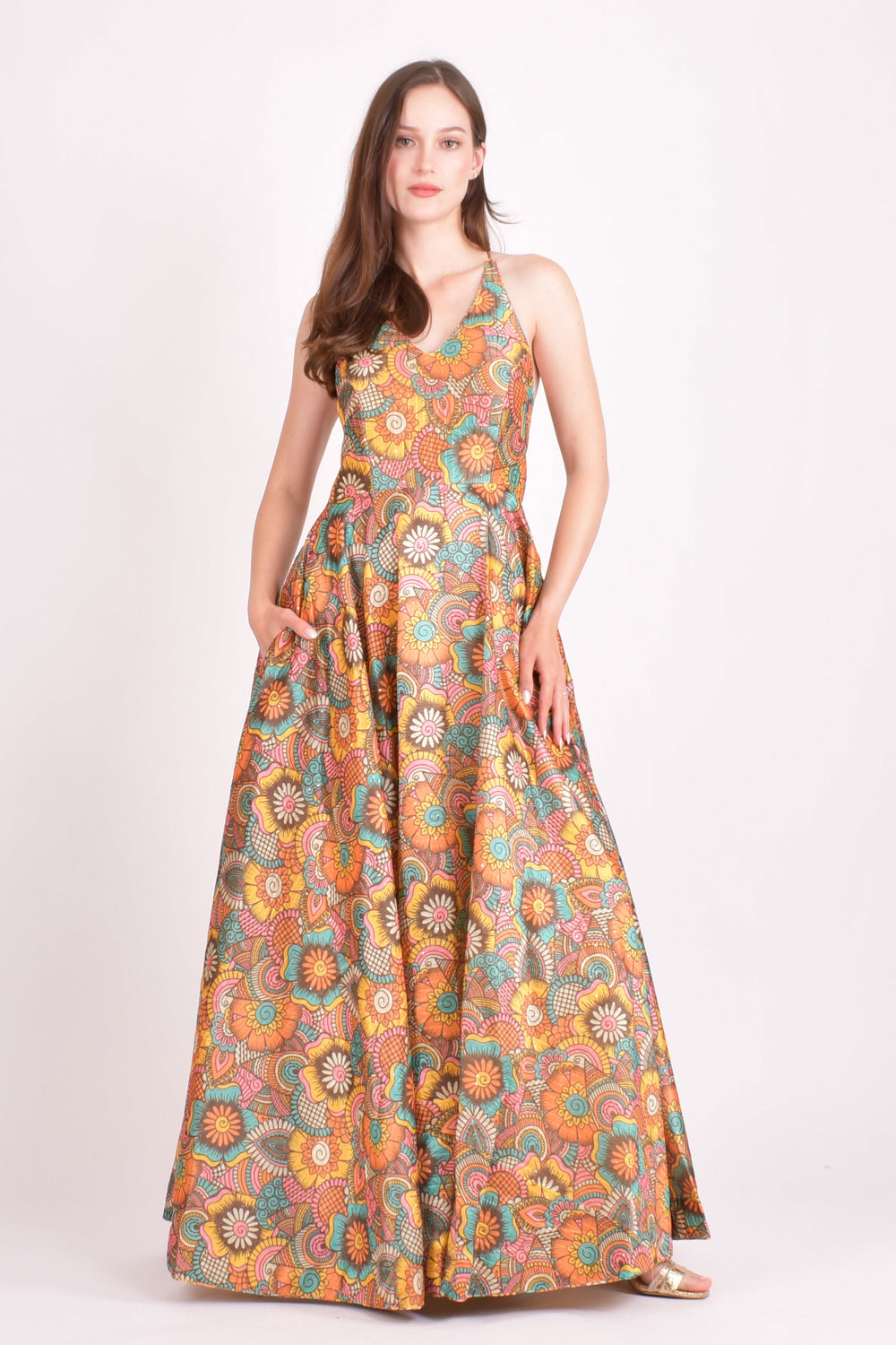 Viscose long dress with all-over mandala pattern, sequins, open back, and sleeveless design.