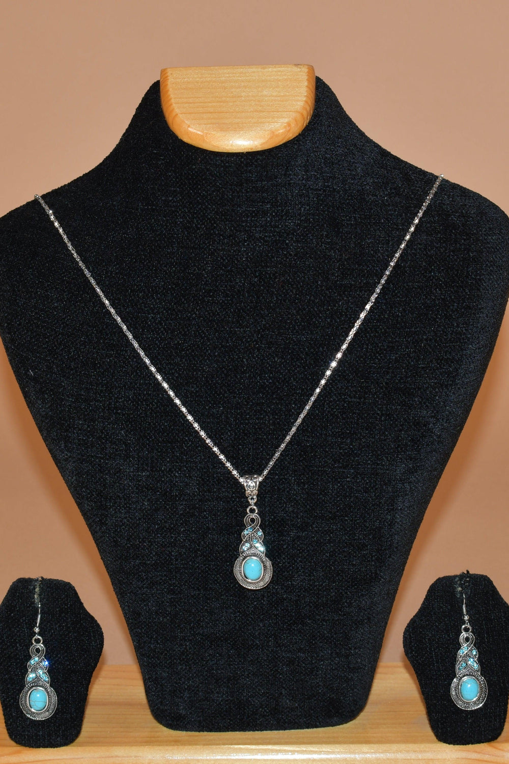 Minimalistic Blue Themed Necklace Set FASHION JEWELRY RAAS