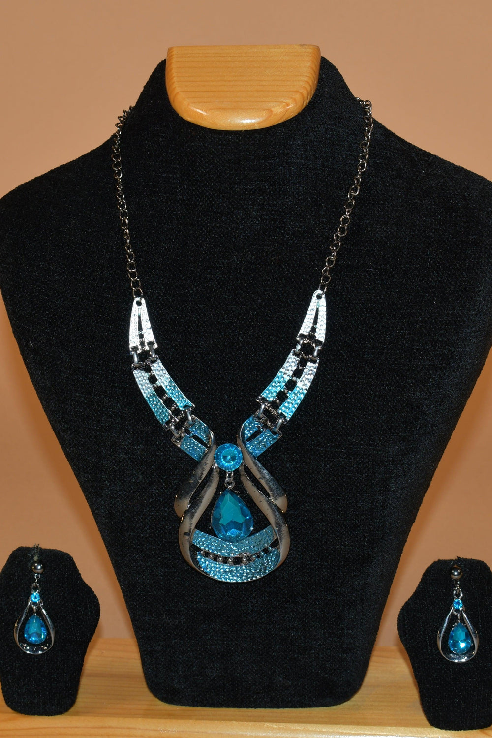 Pearl Tear Drop Necklace Set FASHION JEWELRY RAAS