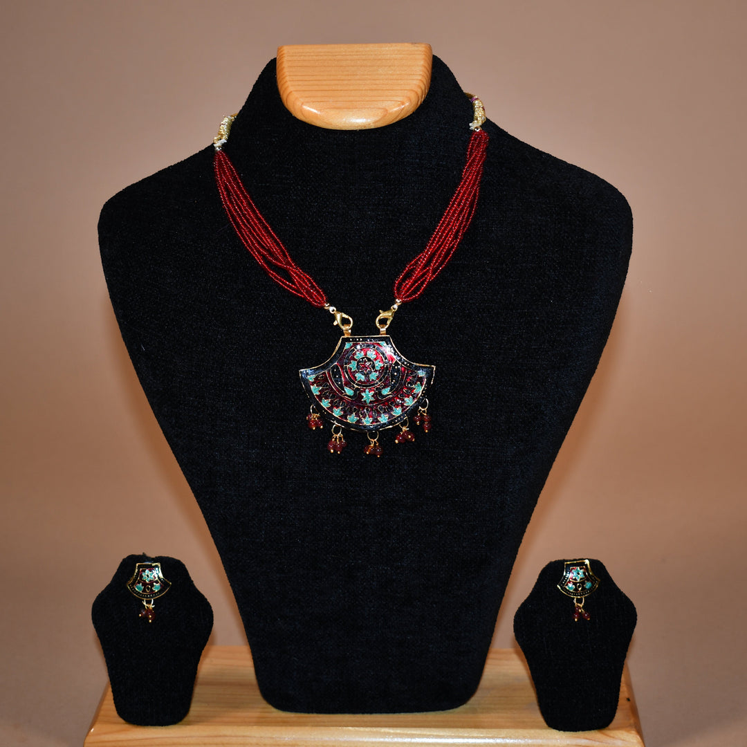 Red Patterned Necklace Set