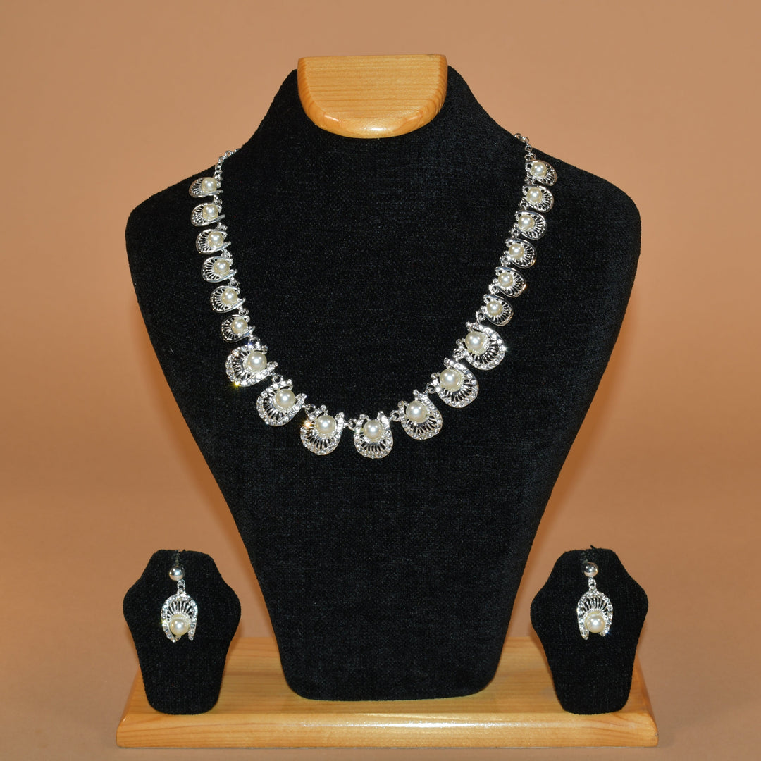 Sparkly Necklace Set