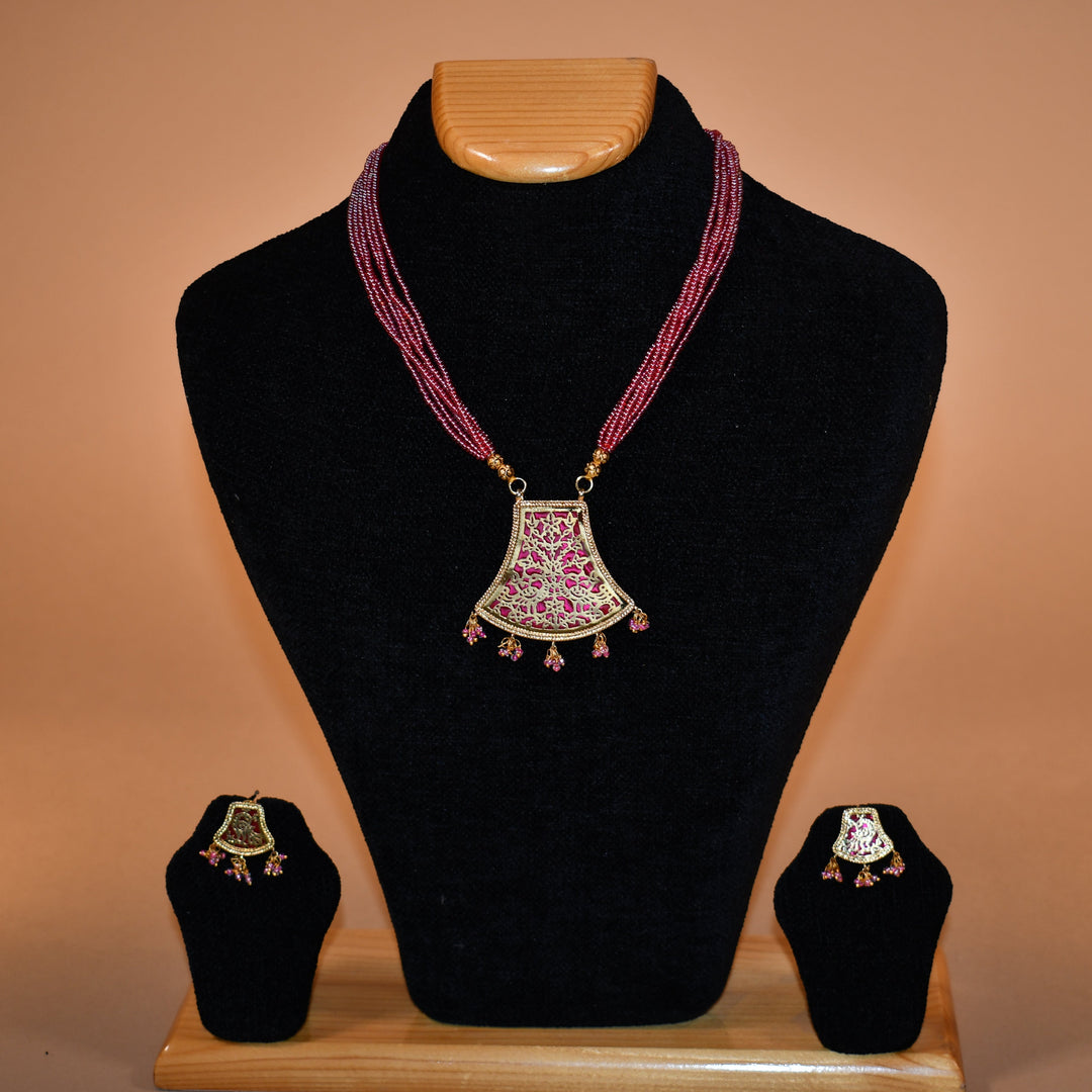 Tradition Pink Necklace Set