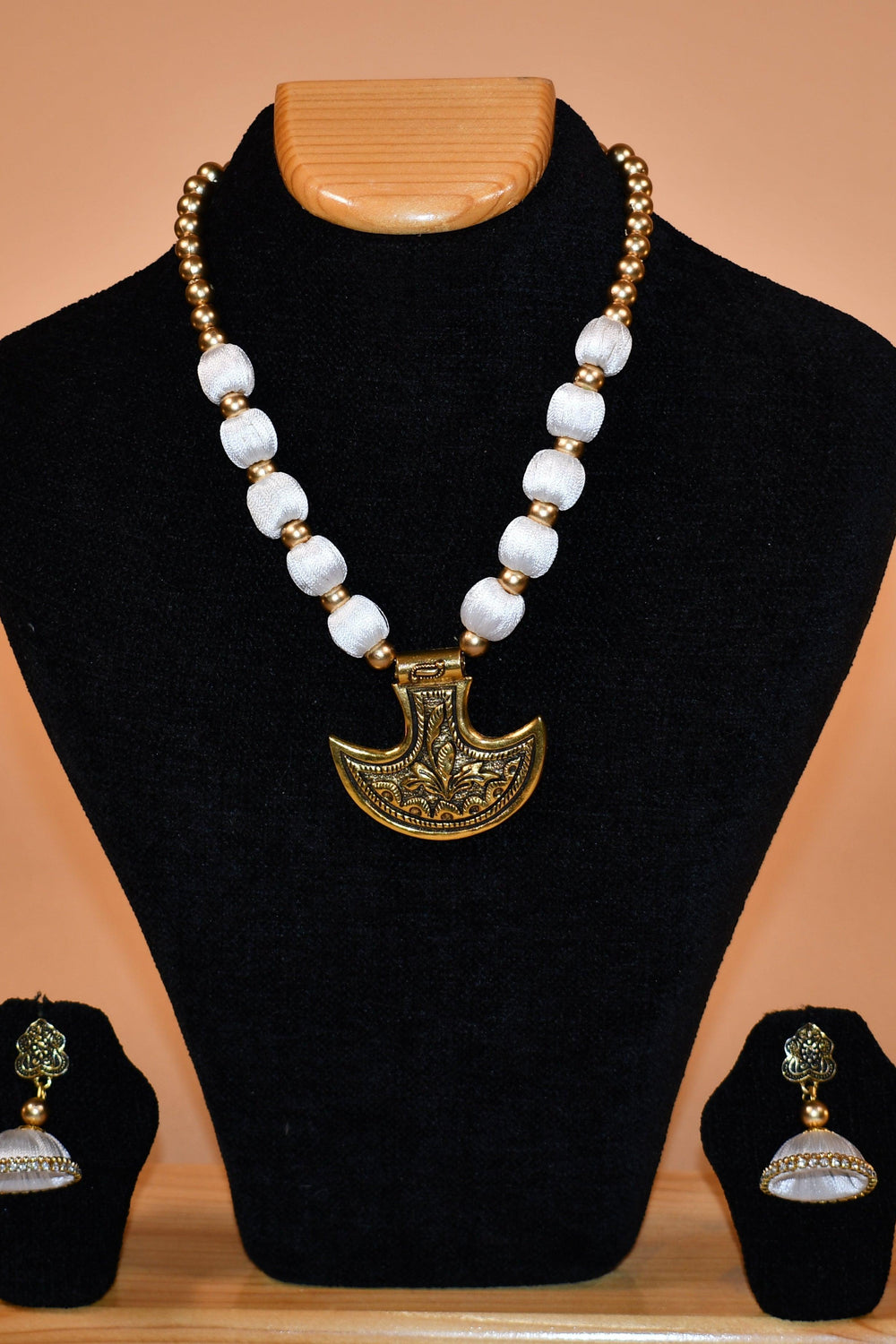 White Beaded Neckplace Set FASHION JEWELRY RAAS