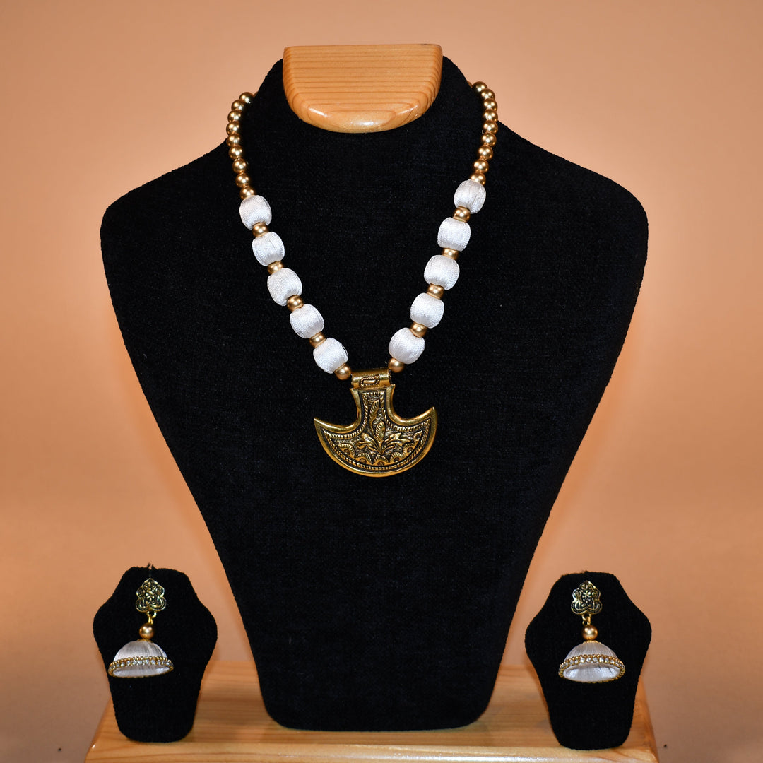 White Beaded Neckplace Set